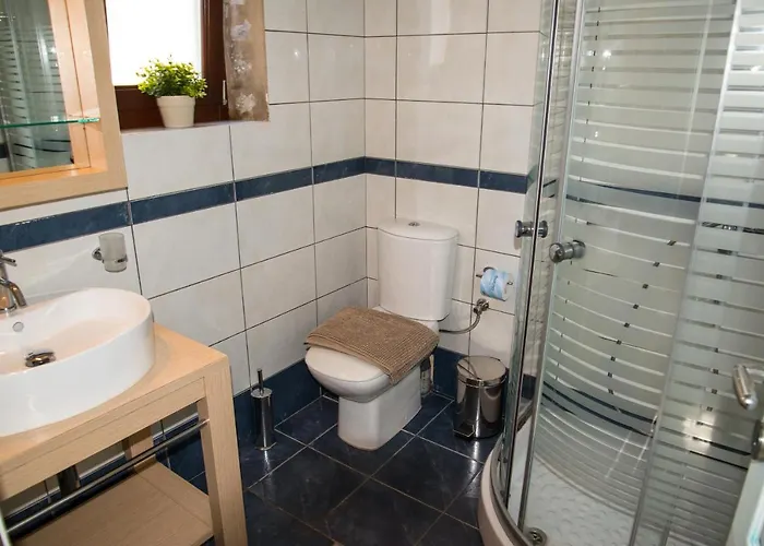 Ktima Petalea * Gythio