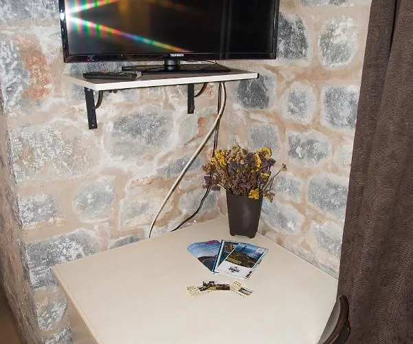 Ktima Petalea * Gythio