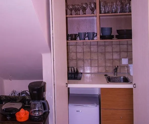 Ktima Petalea * Gythio