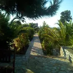 Ktima Petalea * גיתיו
