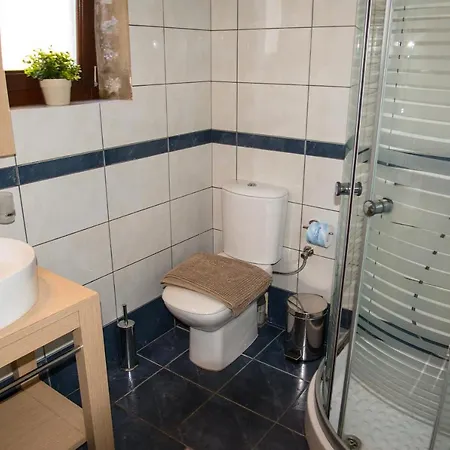 Ktima Petalea * Gythio