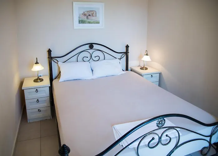 Ktima Petalea * Gythio